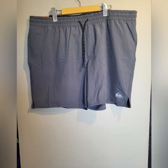 NEW- Quiksilver Gray Men's Shorts, Size XXL - Picture 2 of 8